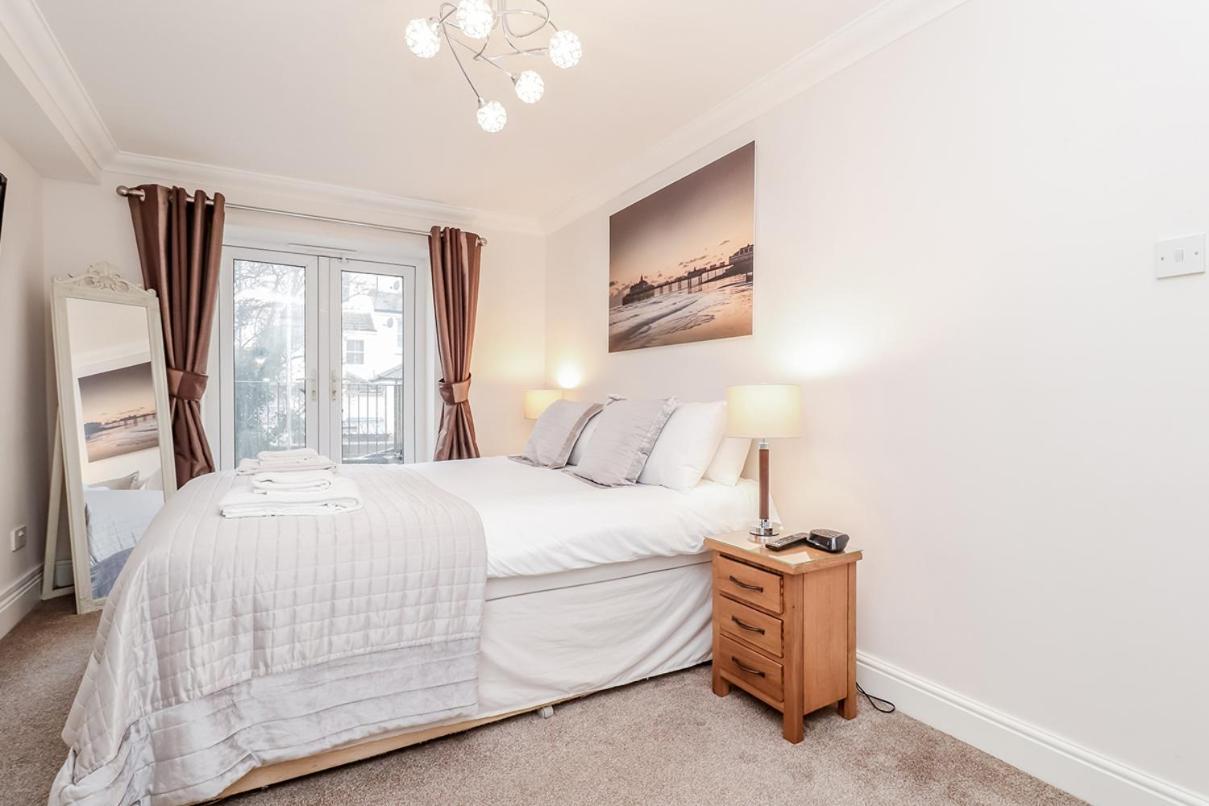 3 Queens Gardens Sea View Apartment Eastbourne Exterior foto