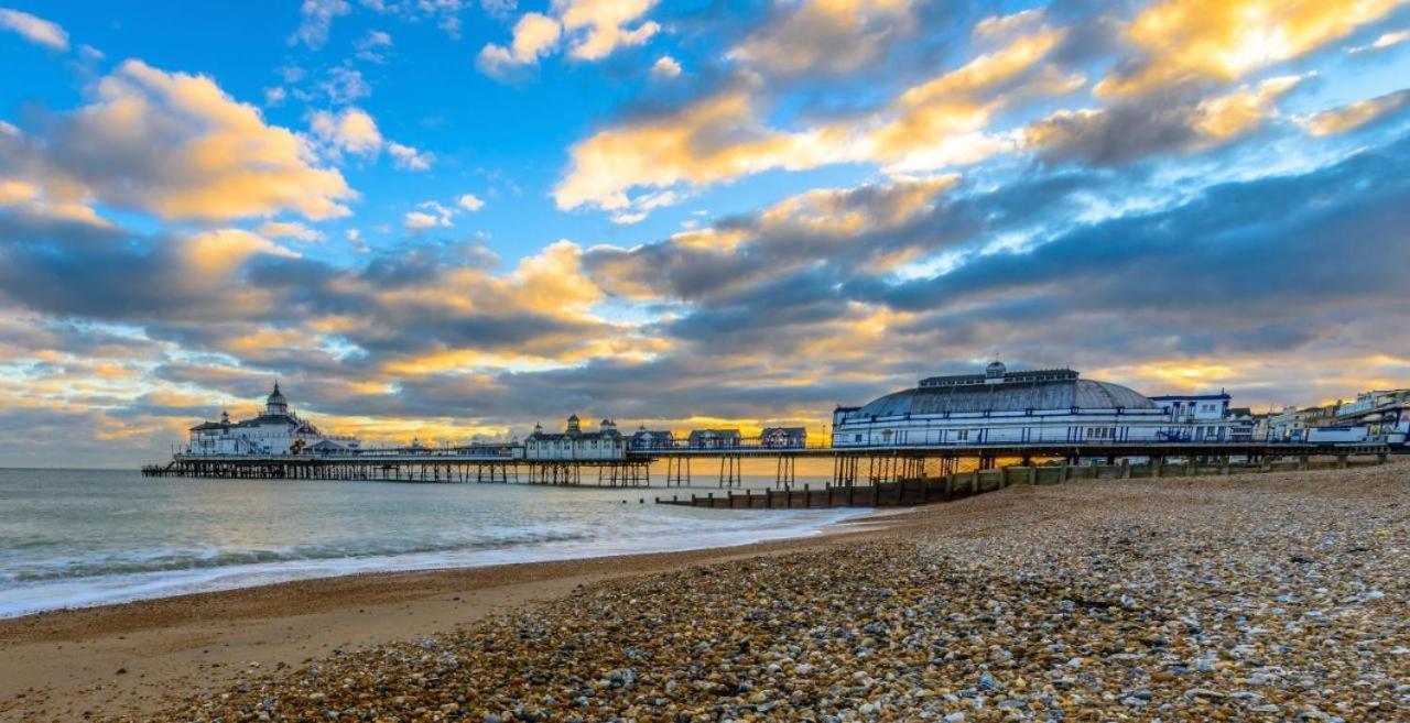 3 Queens Gardens Sea View Apartment Eastbourne Exterior foto